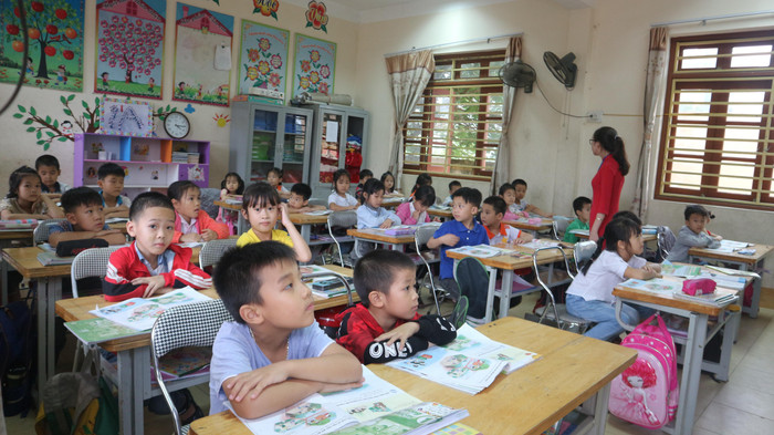 Khuyến khích các địa phương bố trí ngân sách tăng chi thường xuyên cho các cơ sở giáo dục. (Ảnh minh họa: Ngân Chi). Khuyến khích các địa phương bố trí ngân sách tăng chi thường xuyên cho các cơ sở giáo dục. (Ảnh minh họa: Ngân Chi).