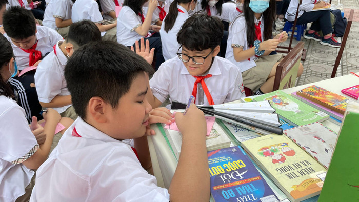 Mỗi học sinh đều hào hứng với hoạt động tập thể mang tên “Hành trình theo đuổi ước mơ”. Mỗi học sinh đều hào hứng với hoạt động tập thể mang tên “Hành trình theo đuổi ước mơ”.