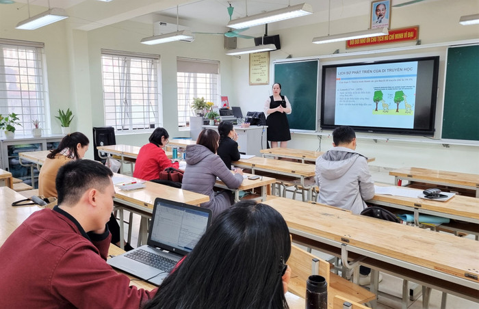 Khóa học 6 tháng dành cho giáo viên môn tích hợp của Trường Trung học cơ sở Chương Dương (Hoàn Kiếm, Hà Nội), do giảng viên Trường Đại học Sư phạm Hà Nội đứng lớp. Ảnh minh họa: NTCC.