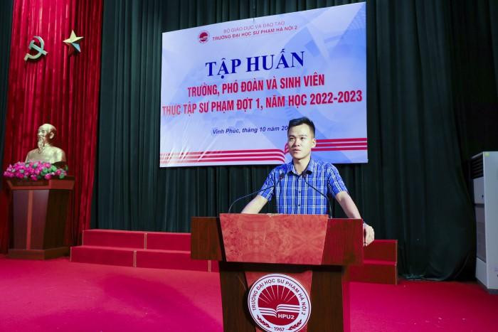 Thạc sĩ Vũ Hồng Phúc - Bí thư Đoàn trường tại chương trình tập huấn. Thạc sĩ Vũ Hồng Phúc - Bí thư Đoàn trường tại chương trình tập huấn.