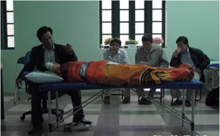 Th.S Nguyễn Mạnh Quân giảng bài cho học viên lớp thôi miên trị liệu Th.S Nguyễn Mạnh Quân giảng bài cho học viên lớp thôi miên trị liệu