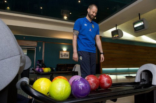 Cuộc sống hạng sang của các tuyển thủ tham dự EURO 2012. Cuộc sống hạng sang của các tuyển thủ tham dự EURO 2012.