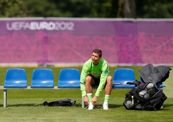 Hình ảnh hài hước của CR7. Hình ảnh hài hước của CR7.