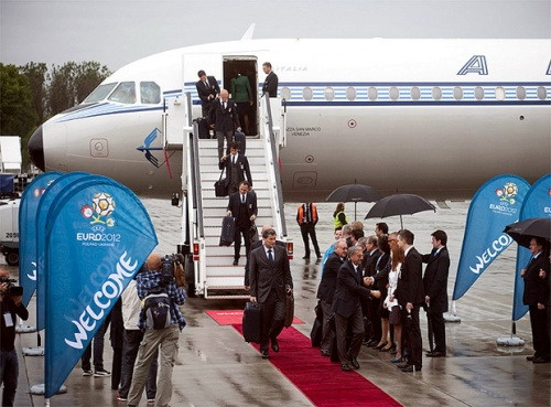 Chào Ba Lan! Chúng tôi đã có mặt. Chào Ba Lan! Chúng tôi đã có mặt.