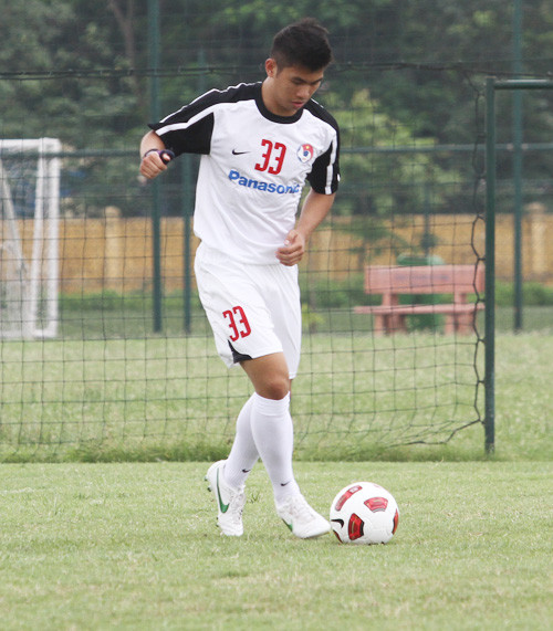 Nguyễn Thanh Giang sinh ngày 24/10/1991 và lớn lên tại Đức, bố là Nguyễn Bình Định, người gốc Ninh Bình, sang định cư ở Đức từ năm 1982. Chàng Việt kiều này cao tới 1m78, nặng 69 kg. Với vị trí sở trường là tiền đạo cánh, Thanh Giang được đánh giá là cầu thủ có kỹ thuật cơ bản, thể hình và thể lực rất tốt.