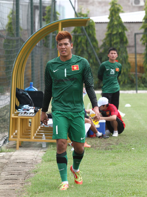 Thủ môn Bửu Ngọc.