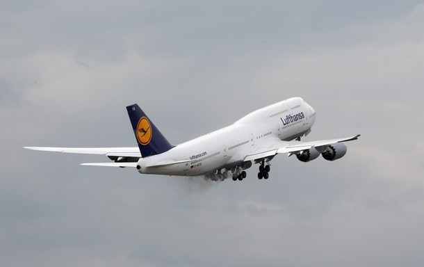 Và máy bay đã chính thức cất cánh, cùng với đó là mang theo niềm hy vọng của quê hương, của NHM, của tất cả những gì mà quốc gia, con người Đức đặt niềm tin vào những đứa con cưng của họ…