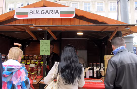 Cùng tham quan các quầy bán đồ ăn, thức uống của các quốc gia tham dự EURO 2012 trong fanzone tại Wroclaw, Ba Lan.