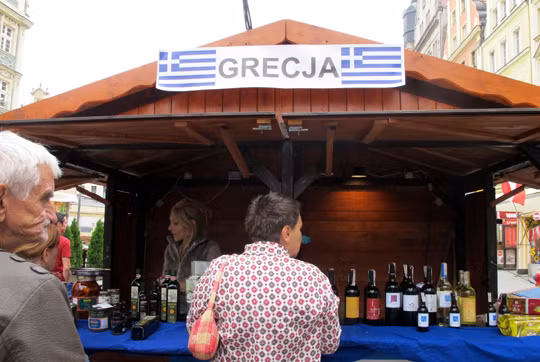 Cùng tham quan các quầy bán đồ ăn, thức uống của các quốc gia tham dự EURO 2012 trong fanzone tại Wroclaw, Ba Lan.