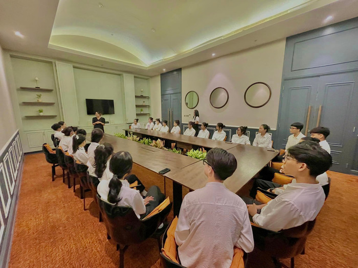Sinh viên Trường Du lịch, Đại học Huế (Ảnh: Website nhà trường). 449445938_884120370418863_4698954637206740040_n.jpg