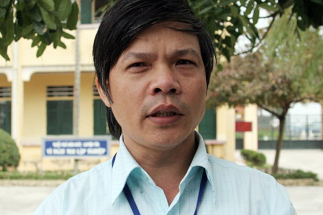 Theo thầy Đỗ Việt Khoa, Bí thư Triệu Tài Vinh cần chỉ đạo công bố tên của người nào đã tự ý nâng điểm cho con gái mình. Đồng thời ngay lập tức phải xử lý nghiêm, xử lý triệt để để làm gương. (Ảnh: giaoduc.net.vn) Theo thầy Đỗ Việt Khoa, Bí thư Triệu Tài Vinh cần chỉ đạo công bố tên của người nào đã tự ý nâng điểm cho con gái mình. Đồng thời ngay lập tức phải xử lý nghiêm, xử lý triệt để để làm gương. (Ảnh: giaoduc.net.vn)