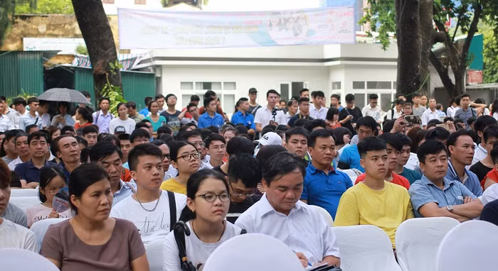 Theo nhiều chuyên gia, khi đăng ký xét tuyển trước hết thí sinh hãy chọn một ngành, nhóm ngành phù hợp với mình và đăng kí nhiều nguyện vọng vào nhóm ngành đó. (Ảnh: Thùy Linh)