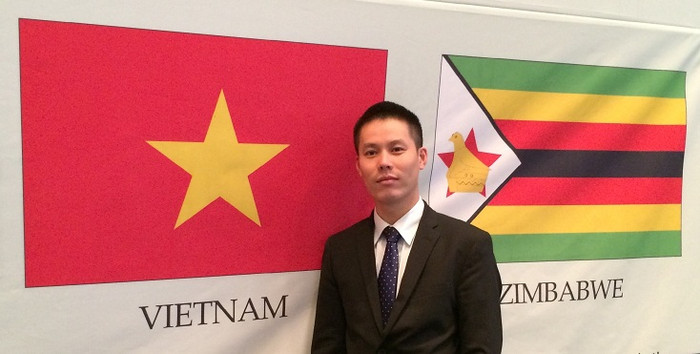 Theo Tiến sĩ Vũ Thanh Vân – Giám đốc Chương trình đào tạo quốc tế (Học viện Báo chí và Tuyên truyền) cho hay, sinh viên tốt nghiệp chương trình Cử nhân quốc tế Quảng cáo, Quan hệ công chúng và Truyền thông có thể làm công tác truyền thông quốc tế cho cả tổ chức trong nước và nước ngoài. (Ảnh: Thầy Vân cung cấp) Theo Tiến sĩ Vũ Thanh Vân – Giám đốc Chương trình đào tạo quốc tế (Học viện Báo chí và Tuyên truyền) cho hay, sinh viên tốt nghiệp chương trình Cử nhân quốc tế Quảng cáo, Quan hệ công chúng và Truyền thông có thể làm công tác truyền thông quốc tế cho cả tổ chức trong nước và nước ngoài. (Ảnh: Thầy Vân cung cấp)