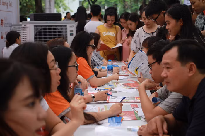 Hiệp hội Các trường đại học, cao đẳng Việt Nam khẳng định, kỳ thi trung học phổ thông quốc gia đã có tác dụng làm giảm áp lực thi cử vốn rất nặng nề với những học sinh ở giai đoạn cuối cùng của giáo dục phổ thông. (Ảnh minh họa: Thùy Linh) Hiệp hội Các trường đại học, cao đẳng Việt Nam khẳng định, kỳ thi trung học phổ thông quốc gia đã có tác dụng làm giảm áp lực thi cử vốn rất nặng nề với những học sinh ở giai đoạn cuối cùng của giáo dục phổ thông. (Ảnh minh họa: Thùy Linh)