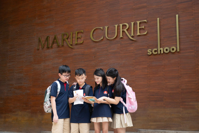 Học trò trường Marie Curie (Hà Nội) Học trò trường Marie Curie (Hà Nội)
