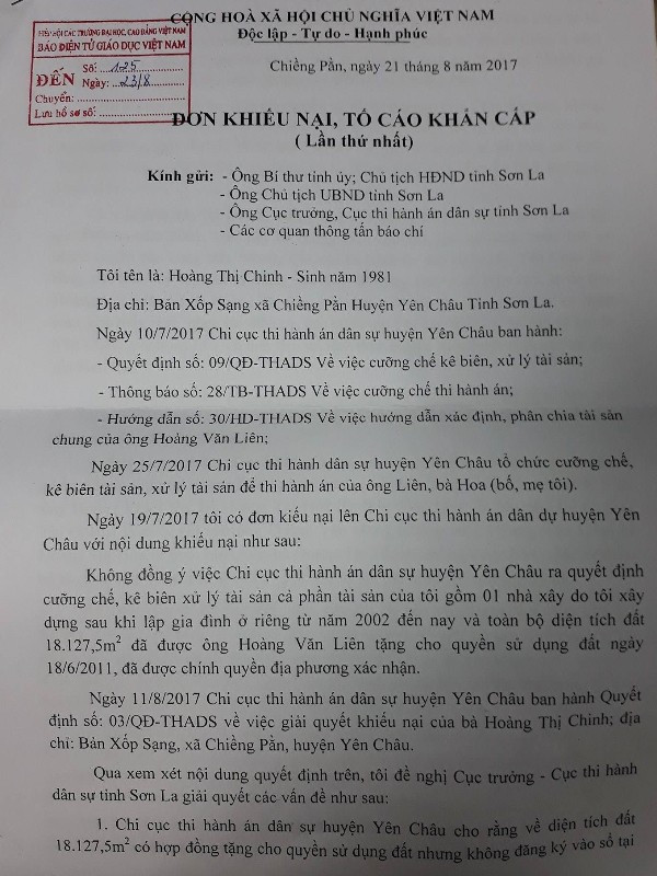 Đơn khiếu nại, tố cáo của bà Hoàng Thị Chinh gửi Báo Điện tử Giáo dục Việt Nam. Ảnh Trần Việt.