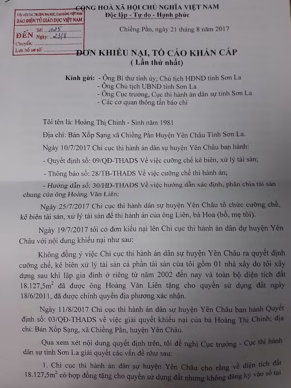 Đơn khiếu nại, tố cáo của bà Hoàng Thị Chinh gửi Báo Điện tử Giáo dục Việt Nam. Ảnh Trần Việt.