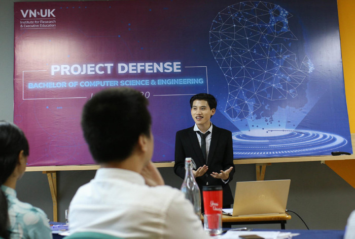 Ngoài những kiến thức học được trên giảng đường, chàng trai Đà Nẵng còn là thành viên tích cực của các câu lạc bộ tình nguyện. Ảnh: NVCC