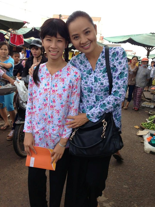 Cô bé Hải My và diễn viên Hoài An (Xem thêm: Cô bé 11 tuổi bị gần nghìn người 'ném đá' vì hát hit của Phương Mỹ Chi) Cô bé Hải My và diễn viên Hoài An (Xem thêm: Cô bé 11 tuổi bị gần nghìn người 'ném đá' vì hát hit của Phương Mỹ Chi)