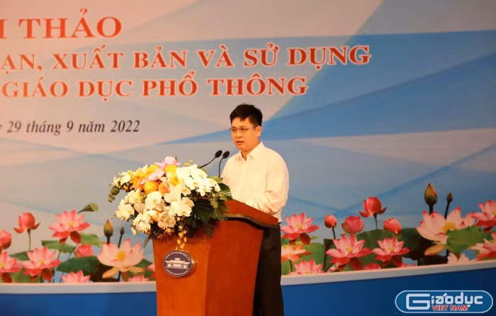 Vụ trưởng Vụ Giáo dục Trung học Nguyễn Xuân Thành phát biểu tại hội thảo. (Ảnh: Thiên Nhi) Vụ trưởng Vụ Giáo dục Trung học Nguyễn Xuân Thành phát biểu tại hội thảo. (Ảnh: Thiên Nhi)