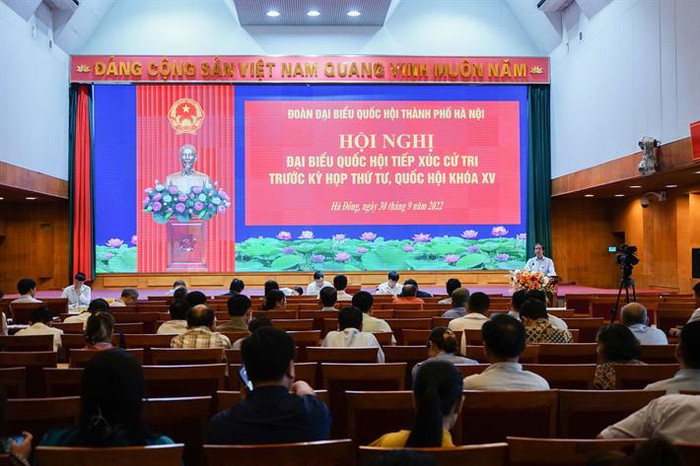 Quang cảnh cuộc tiếp xúc cử tri quận Hà Đông, thành phố Hà Nội. Ảnh: Cổng thông tin điện tử Bộ Giáo dục và Đào tạo Quang cảnh cuộc tiếp xúc cử tri quận Hà Đông, thành phố Hà Nội. Ảnh: Cổng thông tin điện tử Bộ Giáo dục và Đào tạo