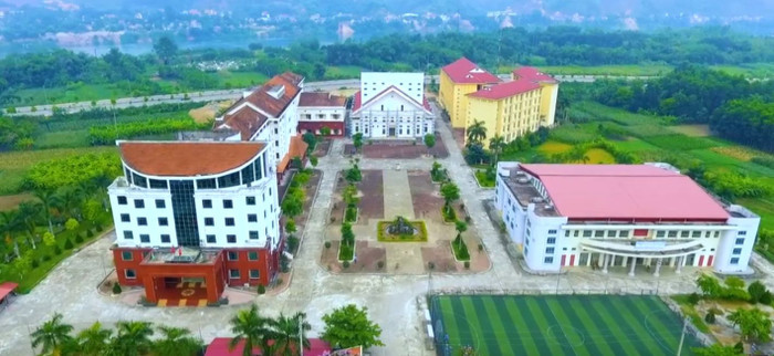 Khuôn viên trường Cao đẳng Văn hóa nghệ thuật Tây Bắc nhìn từ trên cao. Ảnh: website nhà trường Khuôn viên trường Cao đẳng Văn hóa nghệ thuật Tây Bắc nhìn từ trên cao. Ảnh: website nhà trường