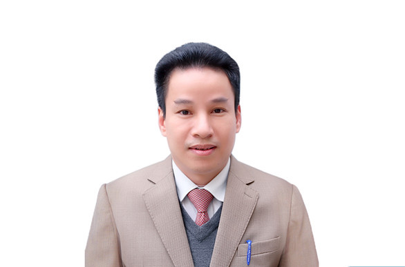 Bị can Nguyễn Thế Bình - Giám đốc Sở Giáo dục và Đào tạo tỉnh Hà Giang trước khi bị khởi tố. Ảnh: hagiang.edu.vn. Bị can Nguyễn Thế Bình - Giám đốc Sở Giáo dục và Đào tạo tỉnh Hà Giang trước khi bị khởi tố. Ảnh: hagiang.edu.vn.