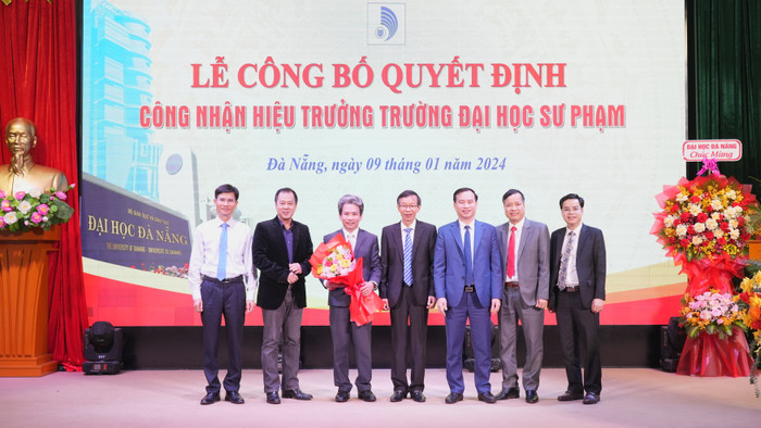 Hiệu trưởng một số trường đại học sư phạm trên cả nước chúc mừng tân Hiệu trưởng Võ Văn Minh Hiệu trưởng một số trường đại học sư phạm trên cả nước chúc mừng tân Hiệu trưởng Võ Văn Minh