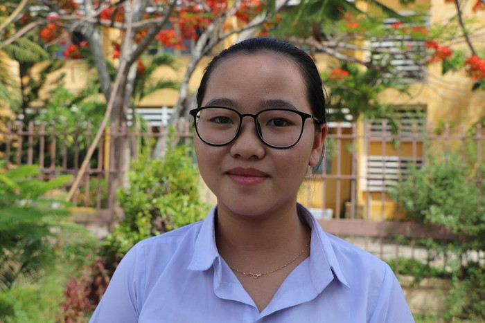 Thí sinh Nguyễn Thị Quỳnh Anh gặp sự cố trước kỳ thi nhưng vẫn làm bài tốt. Ảnh: TĐ