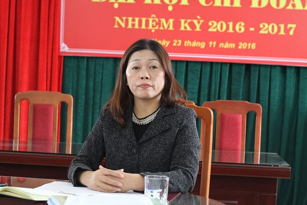 Cô giáo NguyễnThị Bích Hạnh, Hiệu trưởng Trường Tiểu học Hoàng Liệt chia sẻ với phóng viên (ảnh Trinh Phúc). Cô giáo NguyễnThị Bích Hạnh, Hiệu trưởng Trường Tiểu học Hoàng Liệt chia sẻ với phóng viên (ảnh Trinh Phúc).