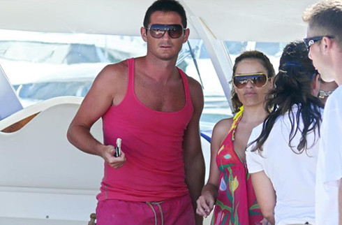 Ngôi sao Chelsea diện chiếc áo hồng… Ngôi sao Chelsea diện chiếc áo hồng…