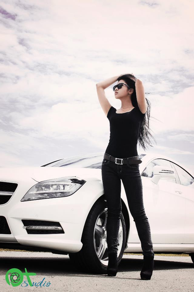 Một vóc dáng lý tưởng của một siêu mẫu với những đường cong quyến rũ Một vóc dáng lý tưởng của một siêu mẫu với những đường cong quyến rũ