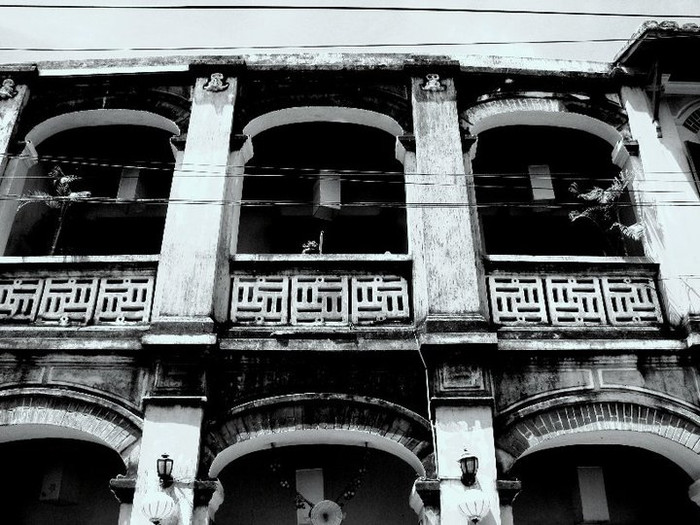 Một tòa nhà thời Pháp thuộc... Một tòa nhà thời Pháp thuộc...