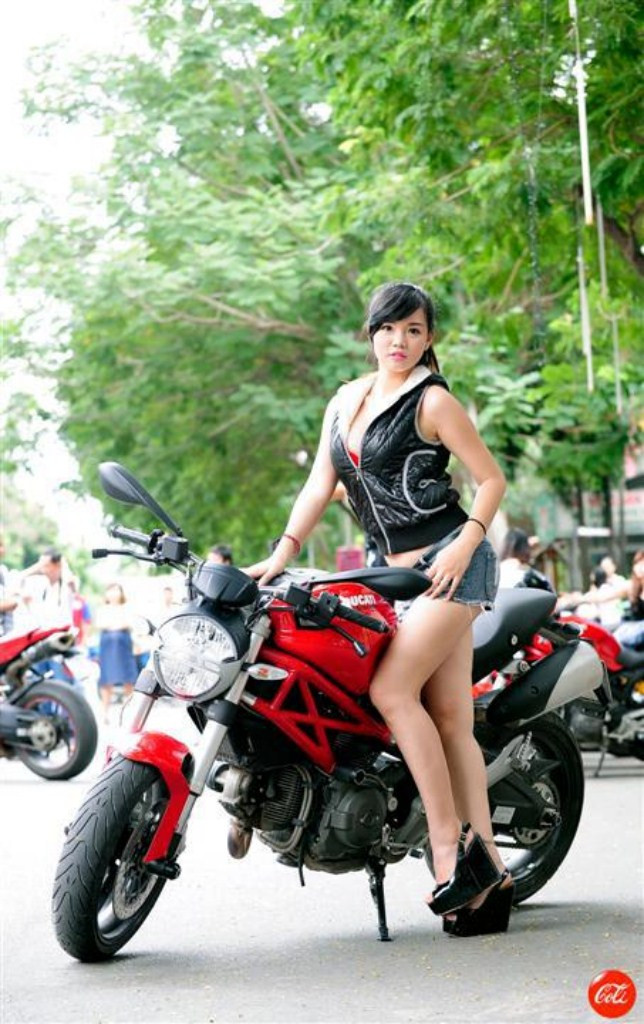 Nguyễn Ngọc Hoài Thiên sinh năm 1992, hiện đang học Khoa quản trị du lịch nhà hàng - khách sạn, Trường Cao đẳng Văn hóa nghệ thuật và Du lịch Sài gòn.