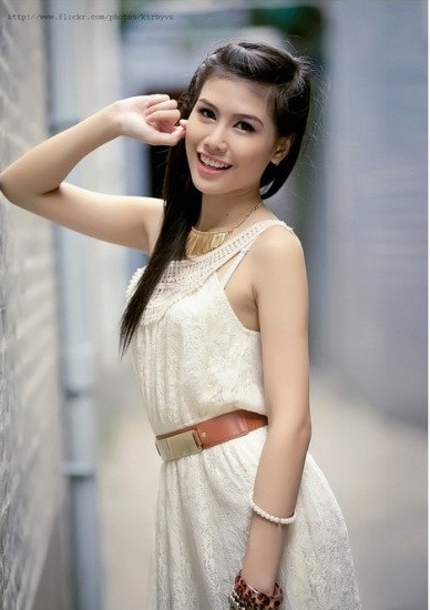 Nguyễn Thùy Vân Trang sinh năm 1994, vừa tốt nghiệp lớp 12 trường THPT Tam Phú - Thành phố Hồ Chí Mình và đang sắp trở thành tân sinh viên Trường ĐH Kỹ thuật Công nghệ Hutech - TP HCM <<HOA KHÔI CÁC TRƯỜNG ĐẠI HỌC <<NGÔI SAO HỌC ĐƯỜNG