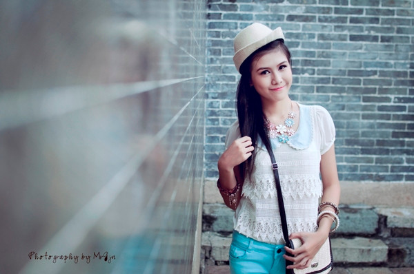 Vân Trang có sở thích làm những gì mình thích và tâm đắc, thích hóng gió, đi xem phim... và cực yêu biển, Vân Trang còn có năng khiếu về diễn xuất, khá tự tin trước ống kính, Ước mơ trở thành 1 người phụ nữ thành đạt trong cuộc sống tương lai <<HOA KHÔI CÁC TRƯỜNG ĐẠI HỌC <<NGÔI SAO HỌC ĐƯỜNG