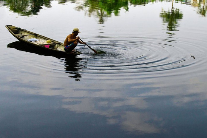 Mái chèo khua sóng...trời rộng nhớ sông dài... Mái chèo khua sóng...trời rộng nhớ sông dài...