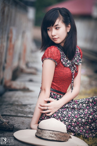 Đàm Hà Trang sinh năm 1996, hiện là học sinh Trường THPT Việt Nam - Ba Lan, Hà Nội <<HOA KHÔI CÁC TRƯỜNG ĐẠI HỌC <<NGÔI SAO HỌC ĐƯỜNG