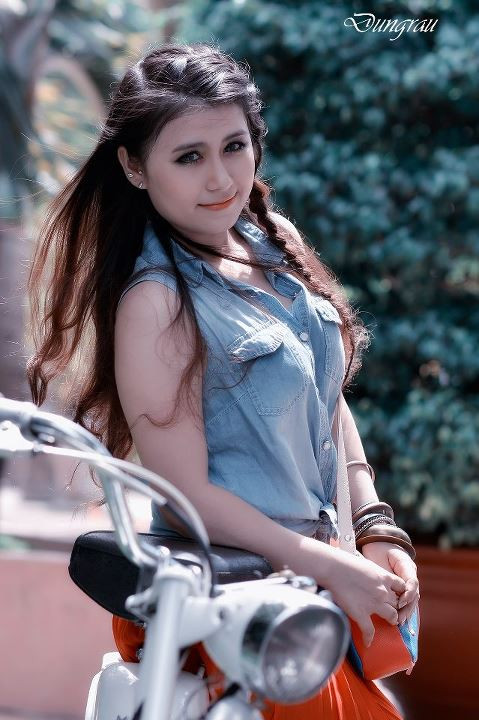 Kim Thuy đặc biệt có khả năng diễn xuất từ nhỏ, cấp 2 tham gia cuộc thi kể chuyện cấp huyện và đạt giải 3. >>HOA KHÔI CÁC TRƯỜNG ĐẠI HỌC >> NGẨN NGƠ TRƯỚC NHAN SẮC CỦA HOTGIRL ĐẠI HỌC KINH TẾ ĐÀ NẴNG >> NHỮNG NỮ SINH KHOE THÂN PHẢN CẢM TRONG ÁO DÀI Kim Thuy đặc biệt có khả năng diễn xuất từ nhỏ, cấp 2 tham gia cuộc thi kể chuyện cấp huyện và đạt giải 3. >>HOA KHÔI CÁC TRƯỜNG ĐẠI HỌC >> NGẨN NGƠ TRƯỚC NHAN SẮC CỦA HOTGIRL ĐẠI HỌC KINH TẾ ĐÀ NẴNG >> NHỮNG NỮ SINH KHOE THÂN PHẢN CẢM TRONG ÁO DÀI