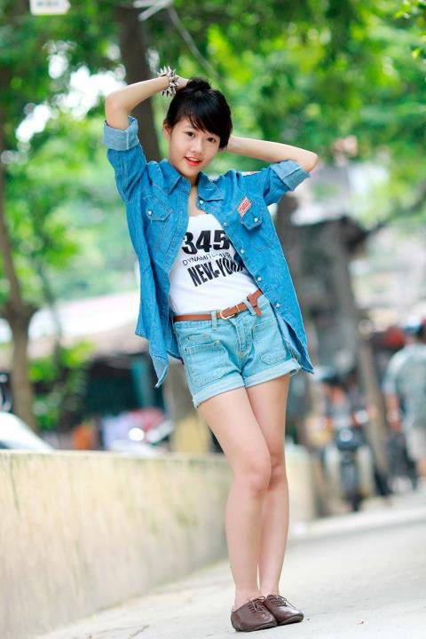 An Phương có thành tích học tập khá nể, 8 năm liền là học sinh giỏi, tích cực trong các hoạt động ngoại khóa của trường, lớp và là cây văn nghệ ưu tú. An Phương từng làm từ thiện cùng công ty Felix tại chùa bồ đề khá nhiều, tham gia trong đội ngũ chương trình giao lưu của bộ ngoại giao VN: chương trình Lục tiểu linh đồng về VN. <<HOA KHÔI CÁC TRƯỜNG ĐẠI HỌC <<NGÔI SAO HỌC ĐƯỜNG An Phương có thành tích học tập khá nể, 8 năm liền là học sinh giỏi, tích cực trong các hoạt động ngoại khóa của trường, lớp và là cây văn nghệ ưu tú. An Phương từng làm từ thiện cùng công ty Felix tại chùa bồ đề khá nhiều, tham gia trong đội ngũ chương trình giao lưu của bộ ngoại giao VN: chương trình Lục tiểu linh đồng về VN. <<HOA KHÔI CÁC TRƯỜNG ĐẠI HỌC <<NGÔI SAO HỌC ĐƯỜNG