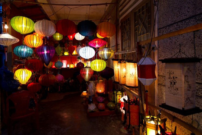 Đến Hội An là được đến với một thế giới rực rỡ đầy màu sắc của những chiếc đèn lồng Đến Hội An là được đến với một thế giới rực rỡ đầy màu sắc của những chiếc đèn lồng