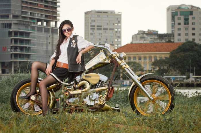 Hotgirl Rainie Nguyễn tên thật là Nguyễn Hoàng Bảo Châu, sinh năm 1993, hiện là sinh viên trường Đại học RMIT Hotgirl Rainie Nguyễn tên thật là Nguyễn Hoàng Bảo Châu, sinh năm 1993, hiện là sinh viên trường Đại học RMIT