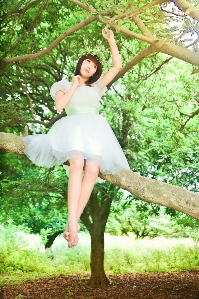 Sở hữu một gương mặt đáng yêu và dễ mến, cô từng tham gia cuộc thi Miss Ngôi sao và giành giải thí sinh được yêu thích nhất trên Facebook.. <<HOA KHÔI CÁC TRƯỜNG ĐẠI HỌC <<NGÔI SAO HỌC ĐƯỜNG Sở hữu một gương mặt đáng yêu và dễ mến, cô từng tham gia cuộc thi Miss Ngôi sao và giành giải thí sinh được yêu thích nhất trên Facebook.. <<HOA KHÔI CÁC TRƯỜNG ĐẠI HỌC <<NGÔI SAO HỌC ĐƯỜNG