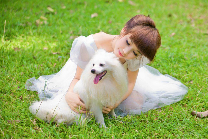 Quế Minh còn là một cô gái thân thiện, và có tấm lòng nhân ái, thích hoạt động từ thiện giúp đỡ những hoàn cảnh khó khăn, đặc biệt là các em nhỏ mồ côi, lang thang cơ nhỡ. Qua các chuyến đi cô muốn kêu gọi các bạn trẻ và những nhà hảo tâm cùng chung sức để mang tới cho các em nhỏ khuyết tật ở đó có nhiều niềm vui và nụ cười. <<HOA KHÔI CÁC TRƯỜNG ĐẠI HỌC <<NGÔI SAO HỌC ĐƯỜNG Quế Minh còn là một cô gái thân thiện, và có tấm lòng nhân ái, thích hoạt động từ thiện giúp đỡ những hoàn cảnh khó khăn, đặc biệt là các em nhỏ mồ côi, lang thang cơ nhỡ. Qua các chuyến đi cô muốn kêu gọi các bạn trẻ và những nhà hảo tâm cùng chung sức để mang tới cho các em nhỏ khuyết tật ở đó có nhiều niềm vui và nụ cười. <<HOA KHÔI CÁC TRƯỜNG ĐẠI HỌC <<NGÔI SAO HỌC ĐƯỜNG