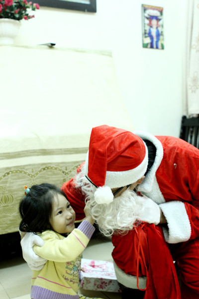 Chuyện "dở khóc dở cười" của "ông già Noel" Việt ảnh 2 Chuyện "dở khóc dở cười" của "ông già Noel" Việt ảnh 2