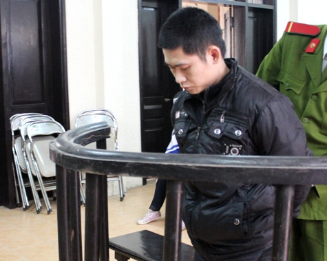 Bị cáo Đức trước vành móng ngựa