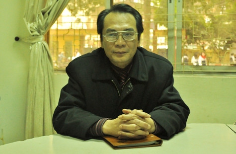 Theo thầy Lâm, mảng vữa bị rơi xuống được trát mới cách đây 2 năm Theo thầy Lâm, mảng vữa bị rơi xuống được trát mới cách đây 2 năm