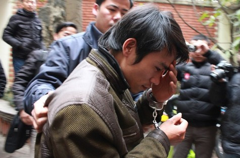 Ở xóm trọ của Dưỡng, không ai có thể ngờ Dưỡng lại là hung thủ trong vụ giết người dã man cướp vàng ở Thường Tín xảy ra vào ngày 16/2 vừa qua Ở xóm trọ của Dưỡng, không ai có thể ngờ Dưỡng lại là hung thủ trong vụ giết người dã man cướp vàng ở Thường Tín xảy ra vào ngày 16/2 vừa qua