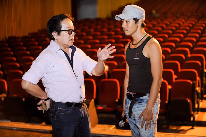 Elvis Phương - giọng ca hải ngoại được rất nhiều người yêu thích. Đây cũng là lần trở lại với Duyên Dáng Việt Nam của ông sau một thời gian dài vắng bóng với chương trình