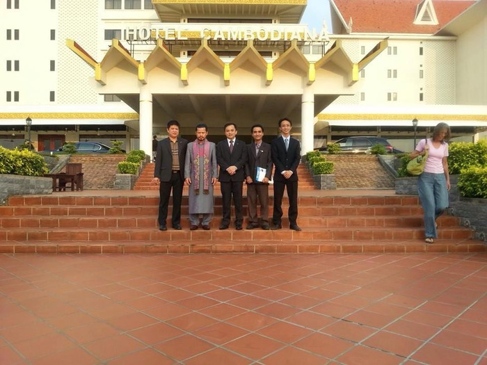 Từ một thợ bạc trẻ tuổi, với lòng nhiệt huyết lập nghiệp ông đã tạo nên một thương hiệu trang sức nổi tiếng. Hùng Cửu Long cũng chính là người tiên phong thổi hồn cho những giá trị, bản sắc Việt vào trang sức. Từ một thợ bạc trẻ tuổi, với lòng nhiệt huyết lập nghiệp ông đã tạo nên một thương hiệu trang sức nổi tiếng. Hùng Cửu Long cũng chính là người tiên phong thổi hồn cho những giá trị, bản sắc Việt vào trang sức.